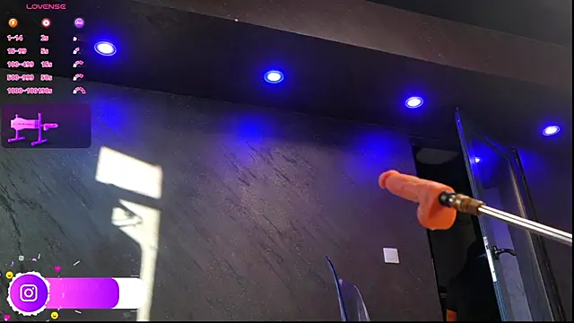 im-your-lovee online show from October 25, 6:01 am