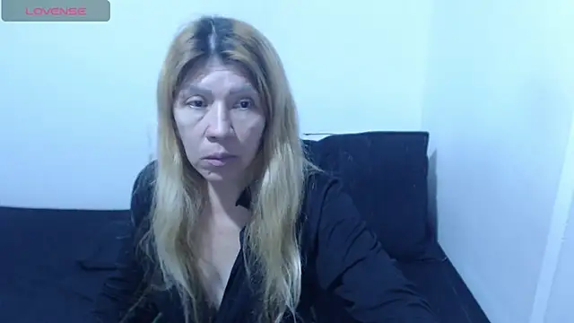 Dulce-Bella online show from May 21, 2:47 pm