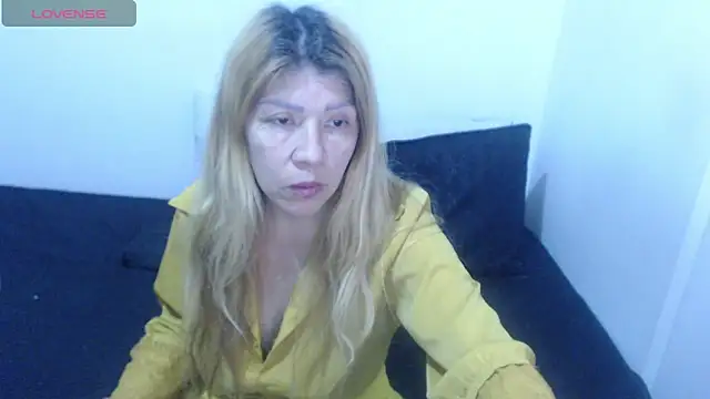 Dulce-Bella online show from March 17, 3:04 pm