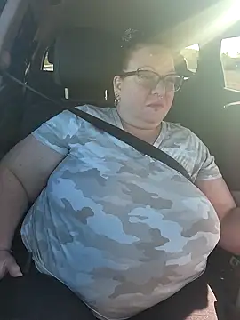 Snapshot of Miss_Phat_Booty chatting on September 20, 8:25 pm Miss Phat Booty online show from September 20, 8:25 pm