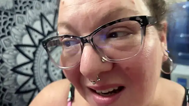 Snapshot of Miss_Phat_Booty chatting on September 22, 12:16 am Miss Phat Booty online show from September 22, 12:16 am