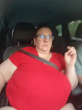 Snapshot of Miss_Phat_Booty chatting on October 5, 10:33 pm Miss Phat Booty online show from October 5, 10:33 pm