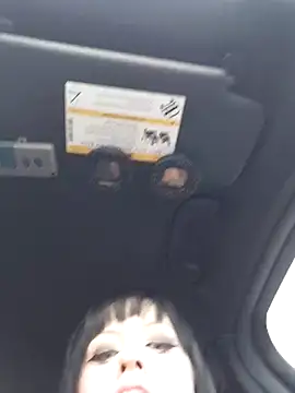 EVILYN online show from December 17, 6:35 pm