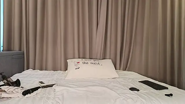 Snapshot of LucyNuty chatting on October 29, 4:11 am LucyNuty online show from October 29, 4:11 am