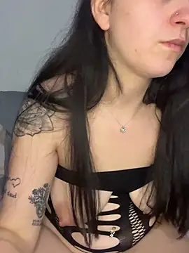 Snapshot of joeystaciee chatting on June 11, 12:32 am joeystaciee online show from June 11, 12:32 am