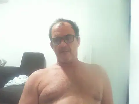 Snapshot of ConradinhoBR50 chatting on May 13, 5:36 am ConradinhoBR50 online show from May 13, 5:36 am