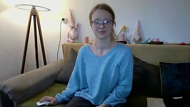 little-leni online show from February 17, 8:11 am