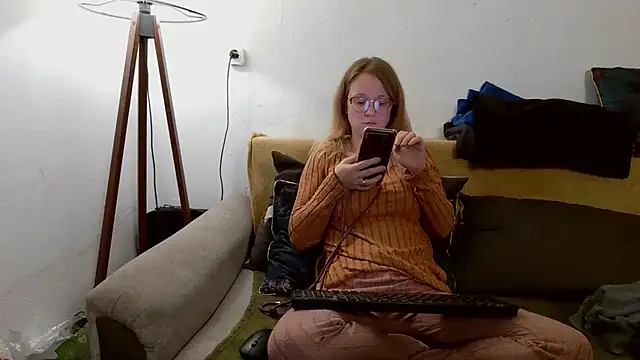 little-leni online show from January 13, 7:18 pm