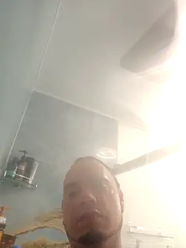 Snapshot of latinoflpr chatting on October 21, 2:55 am latinoflpr online show from October 21, 2:55 am