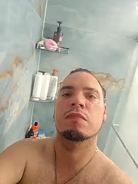 Snapshot of latinoflpr chatting on September 25, 11:22 pm latinoflpr online show from September 25, 11:22 pm