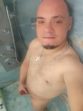 latinoflpr online show from December 4, 11:48 pm