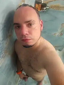 Snapshot of latinoflpr chatting on October 12, 1:51 am latinoflpr online show from October 12, 1:51 am