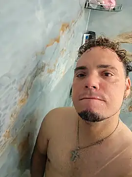 Snapshot of latinoflpr chatting on September 14, 2:45 am latinoflpr online show from September 14, 2:45 am