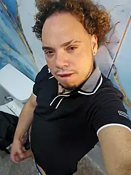 latinoflpr online show from April 1, 7:00 pm