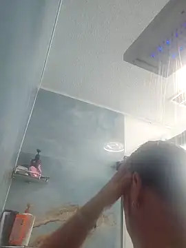 Snapshot of latinoflpr chatting on September 30, 3:12 am latinoflpr online show from September 30, 3:12 am