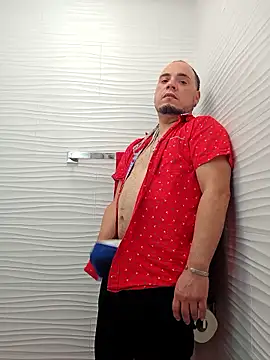 latinoflpr online show from December 2, 10:11 pm