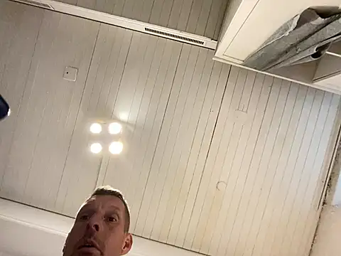 Snapshot of Goldmedall chatting on March 2, 11:28 am Goldmedall online show from March 2, 11:28 am