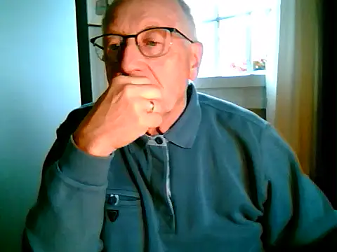 Snapshot of johnjohn622662 chatting on September 26, 3:41 pm johnjohn622662 online show from September 26, 3:41 pm