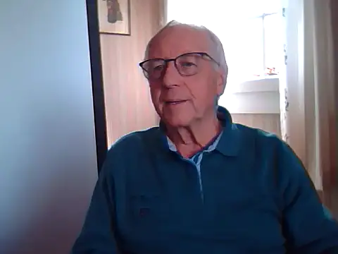 Snapshot of johnjohn622662 chatting on September 16, 9:43 am johnjohn622662 online show from September 16, 9:43 am