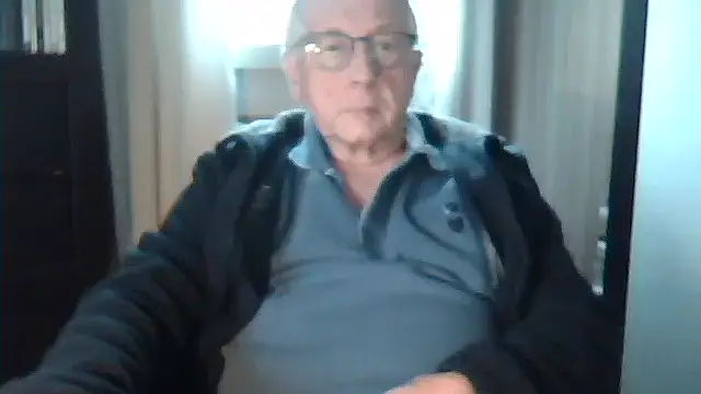 johnjohn622662 online show from January 12, 3:08 pm