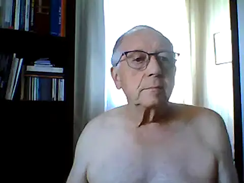 Snapshot of johnjohn622662 chatting on October 30, 9:07 am johnjohn622662 online show from October 30, 9:07 am