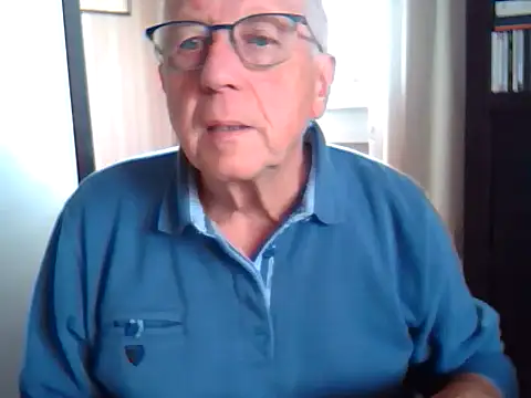 Snapshot of johnjohn622662 chatting on October 6, 9:32 am johnjohn622662 online show from October 6, 9:32 am