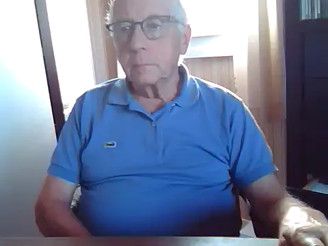 Snapshot of johnjohn622662 chatting on September 9, 3:10 pm johnjohn622662 online show from September 9, 3:10 pm