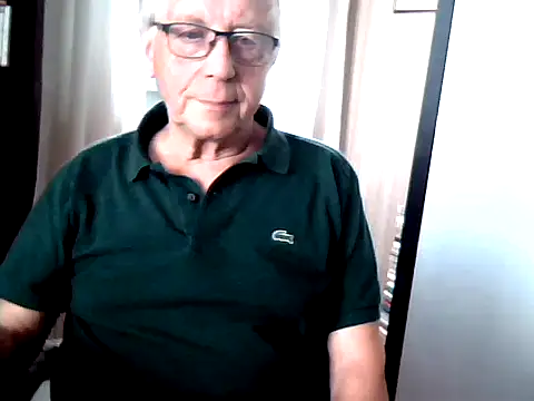 Snapshot of johnjohn622662 chatting on May 24, 9:42 am johnjohn622662 online show from May 24, 9:42 am