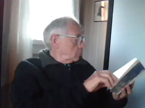 Snapshot of johnjohn622662 chatting on March 21, 5:28 pm johnjohn622662 online show from March 21, 5:28 pm