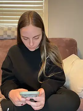 jaseyrae online show from March 12, 4:22 pm