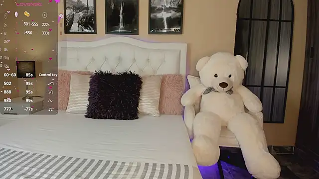 Rubyross21 online show from October 13, 10:10 pm