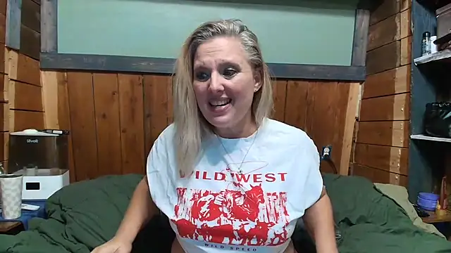 lisaxlovexxx online show from April 29, 1:43 am