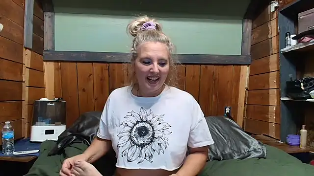 lisaxlovexxx online show from April 2, 5:19 pm