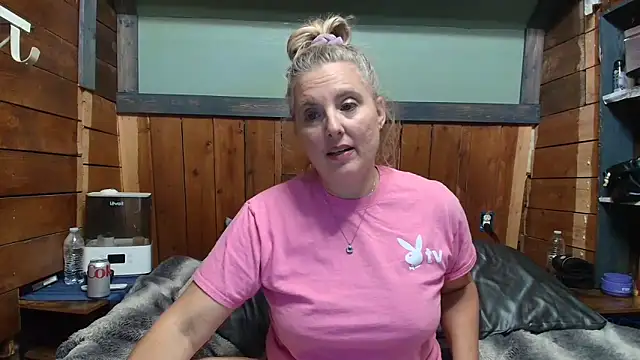 lisaxlovexxx online show from May 17, 2:33 am