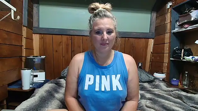 lisaxlovexxx online show from May 29, 4:35 pm