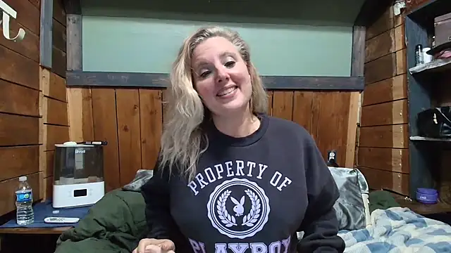 lisaxlovexxx online show from March 24, 3:28 am