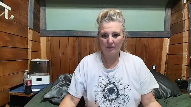 lisaxlovexxx online show from May 16, 1:26 am