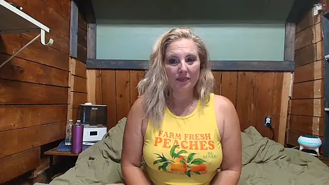 Snapshot of lisaxlovexxx chatting on July 14, 4:46 pm lisaxlovexxx online show from July 14, 4:46 pm