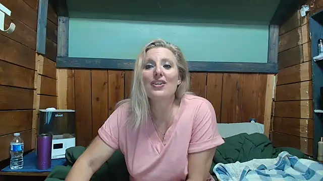 lisaxlovexxx online show from March 2, 12:00 am