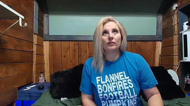 lisaxlovexxx online show from December 17, 5:40 pm