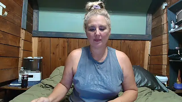 Snapshot of lisaxlovexxx chatting on July 10, 4:18 pm lisaxlovexxx online show from July 10, 4:18 pm
