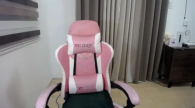 Bombshell Ashy online show from March 13, 2:16 am