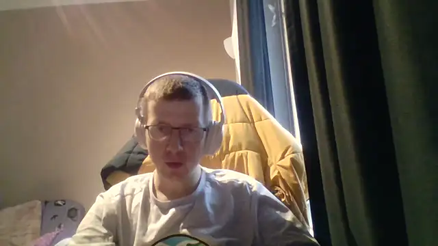 David250692 online show from February 12, 1:33 pm