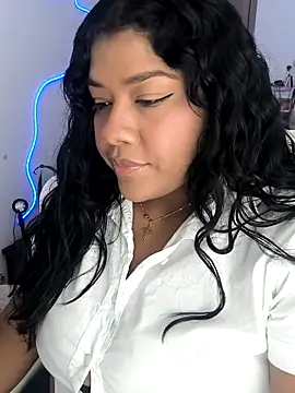 paola091 online show from April 2, 8:26 pm