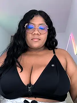 paola091 online show from April 17, 8:00 pm