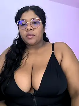 Snapshot of paola091 chatting on April 21, 2:25 am paola091 online show from April 21, 2:25 am