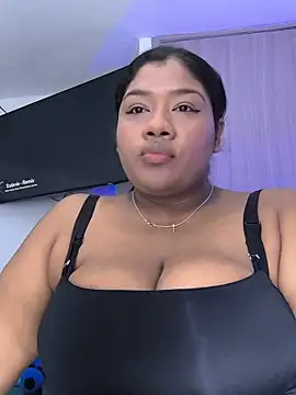 Snapshot of paola091 chatting on May 13, 9:33 pm paola091 online show from May 13, 9:33 pm