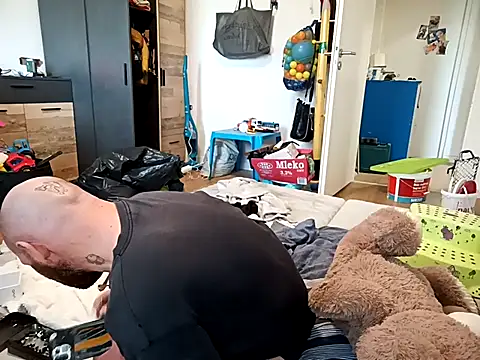 Snapshot of ganjaman871231 chatting on November 13, 9:46 am ganjaman871231 online show from November 13, 9:46 am