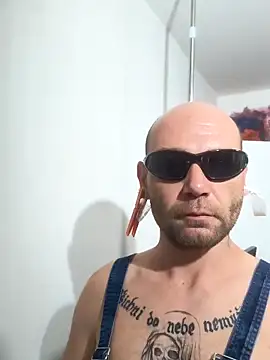 Snapshot of ganjaman871231 chatting on September 27, 12:17 am ganjaman871231 online show from September 27, 12:17 am