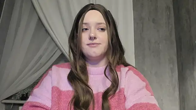 Sophia Edwards online show from December 7, 8:22 pm